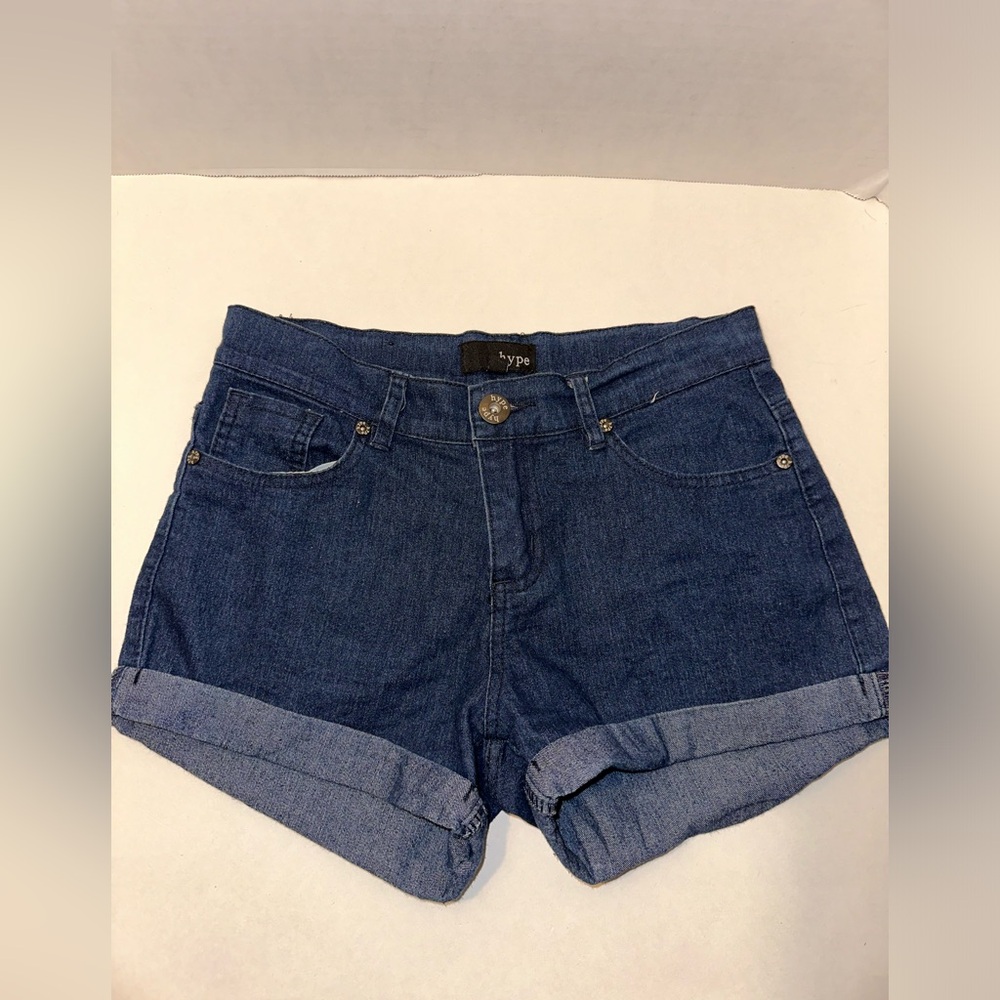 HYPE shorts size 3